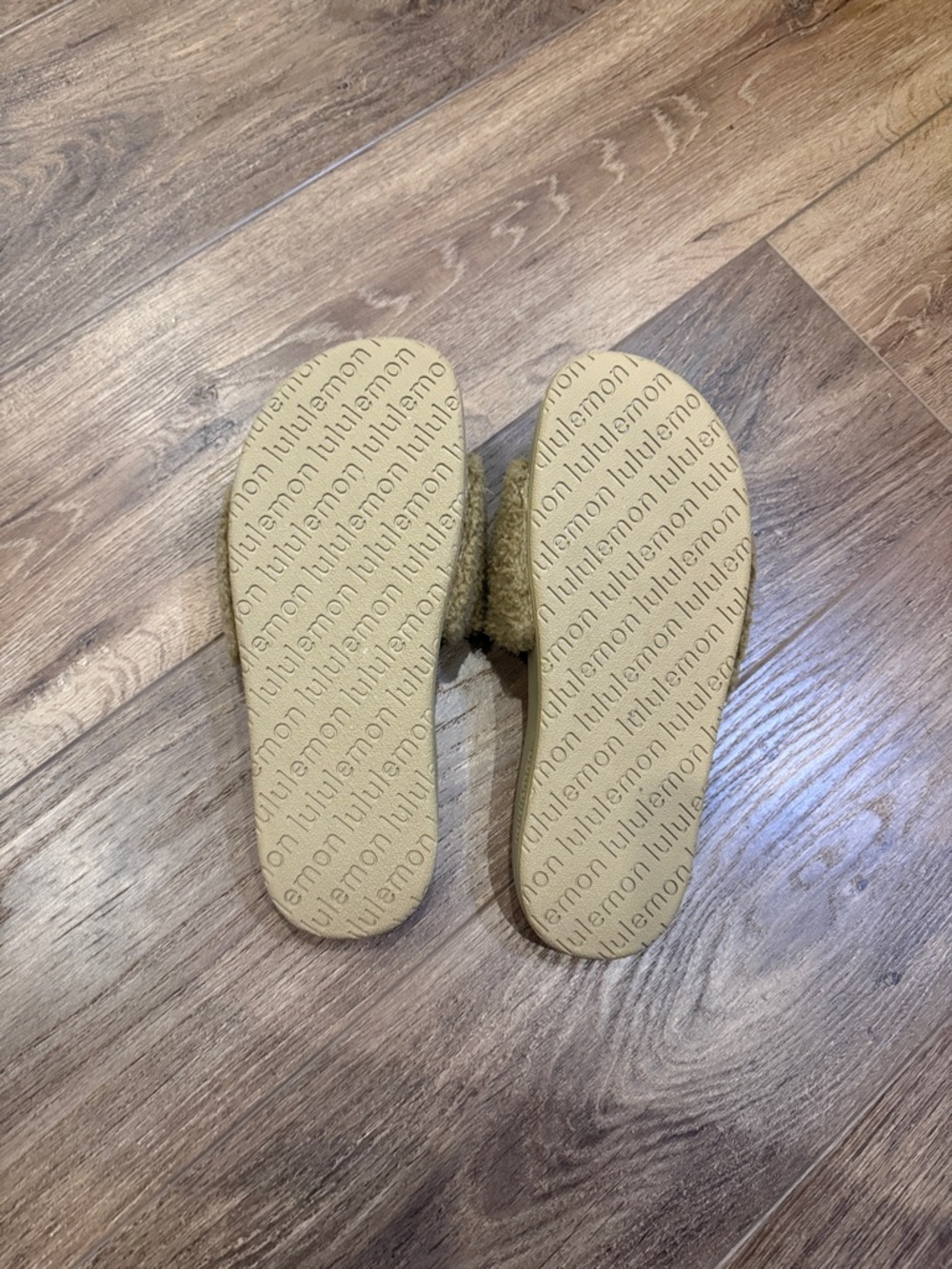 Lululemon Fleece Restfeel Slide - Picture 5 of 5